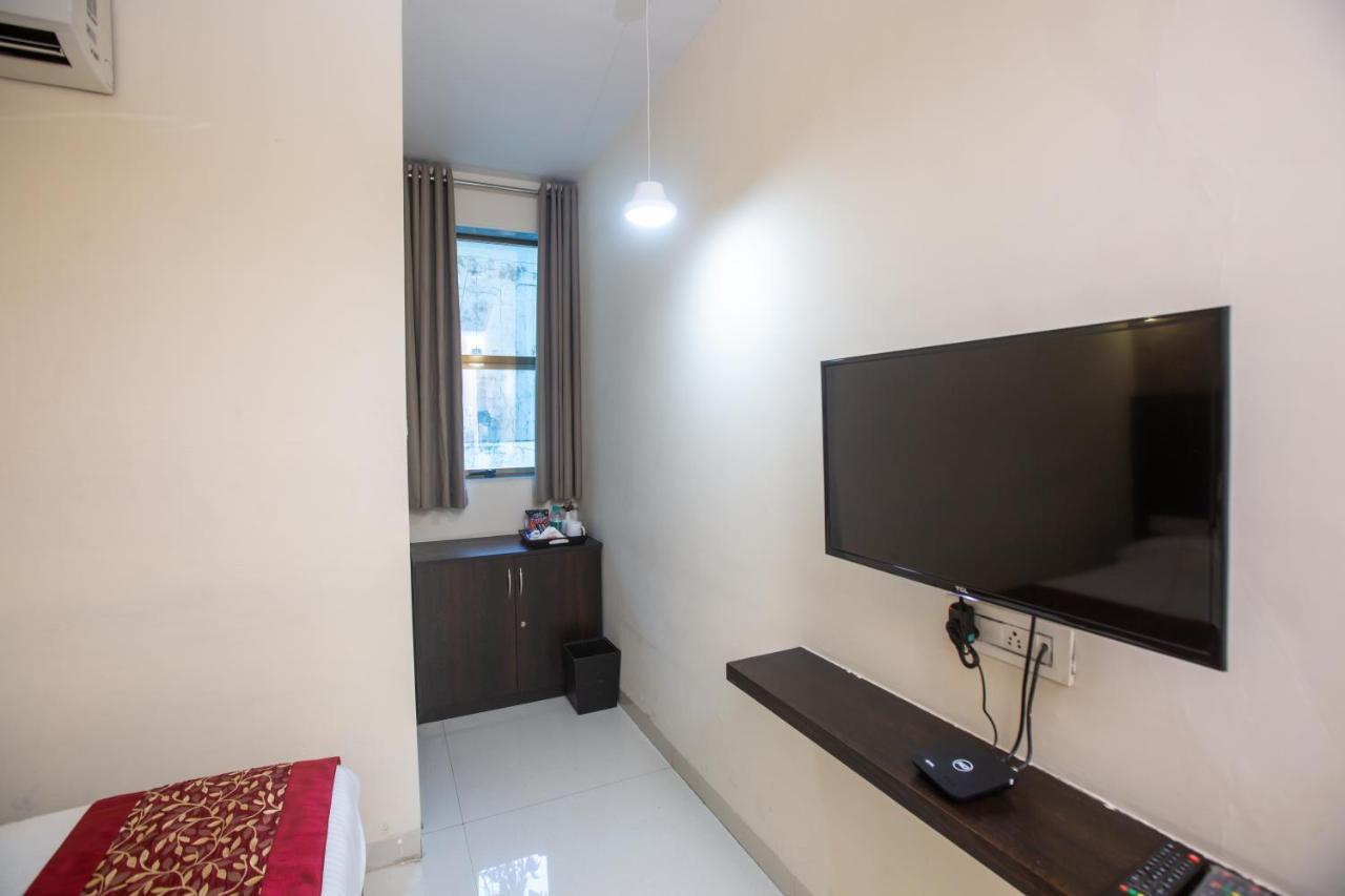 Hotel Singh'S By Wb Inn, Vashi, Navi Mumbai Luaran gambar